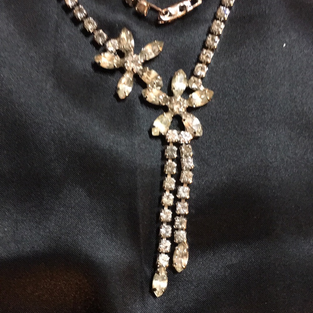 Vintage Rhinestone Necklace - Picture 2 of 4